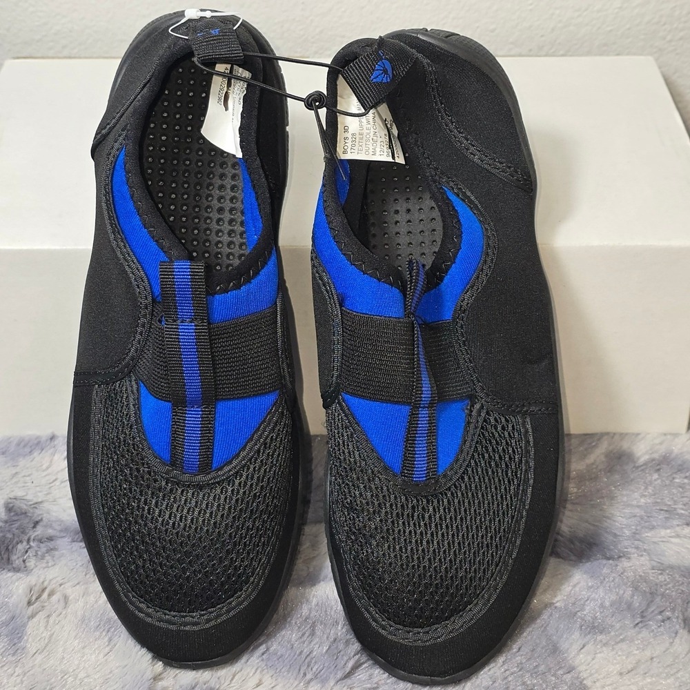 NWOT Academy Water Shoes Black Blue Mesh Slip On Athletic Boys Size 6D